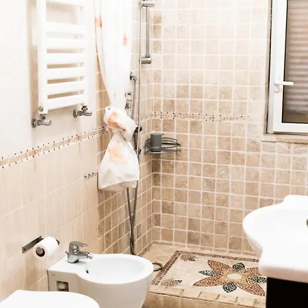 Casa Claudia Beachfront דירה *